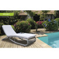 Moderne Rattan Chaise Lounge